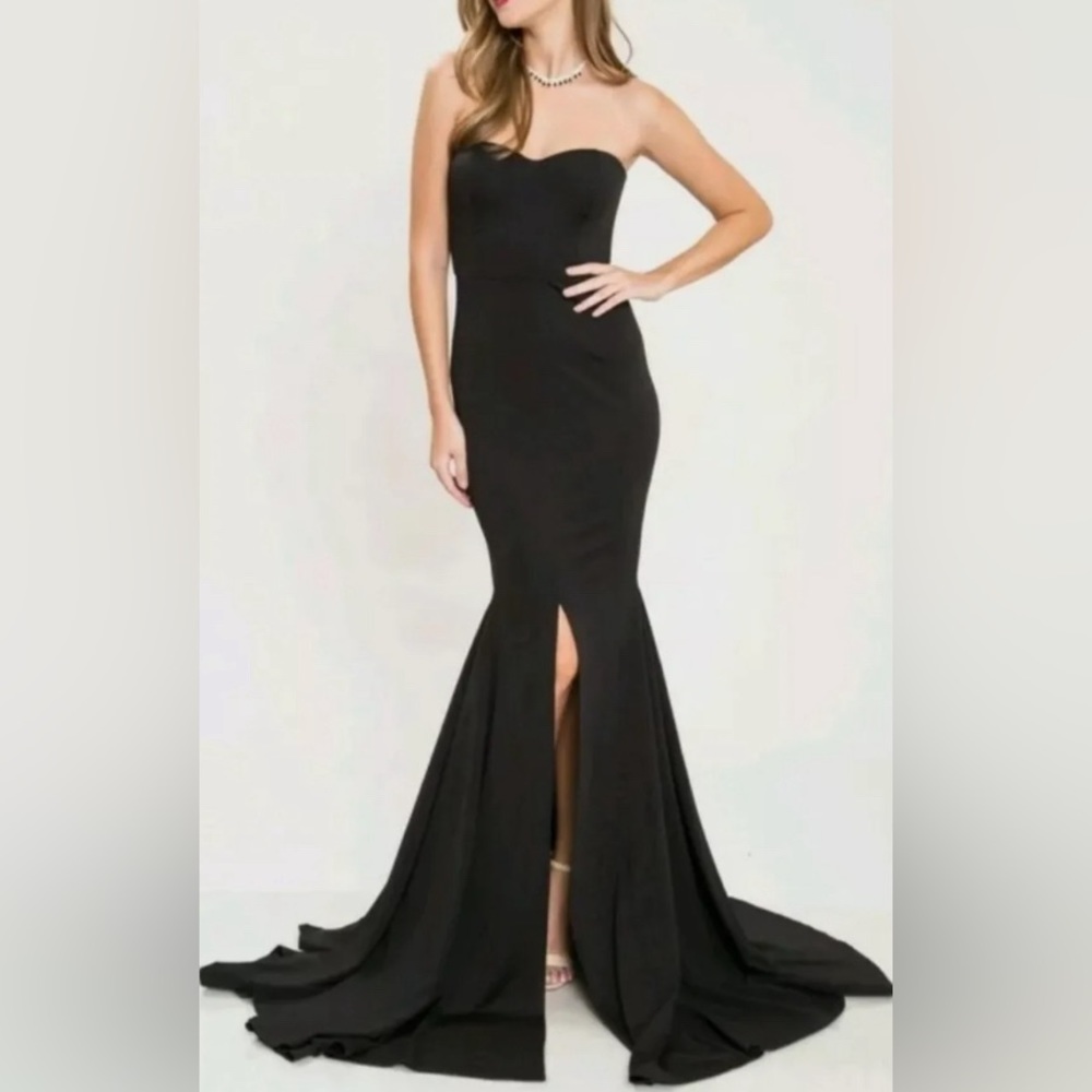 L'Atiste Black Maxi Mermaid Gown
